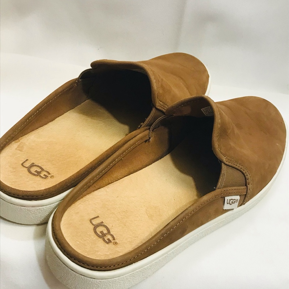UGG Women’s Gene Sneakers Tan sz 9.5 - Picture 8 of 15